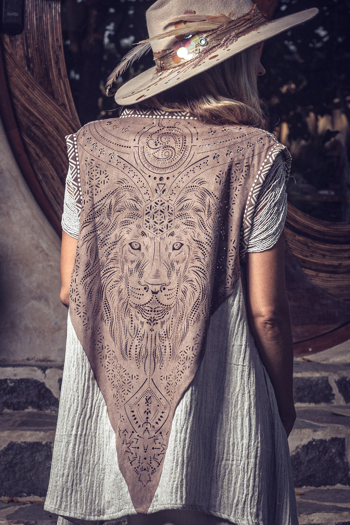 Kameleo Laser Cut Vest (Sand)