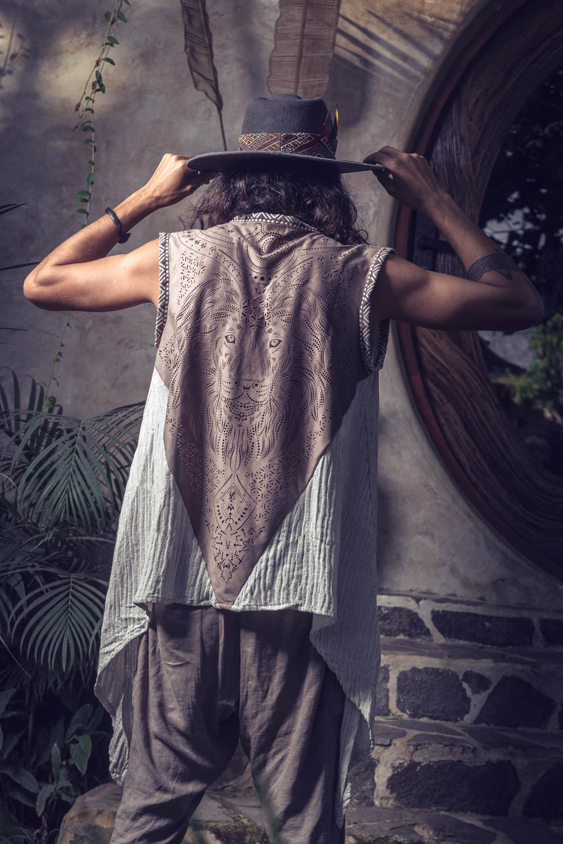 Kameleo Laser Cut Vest (Sand)