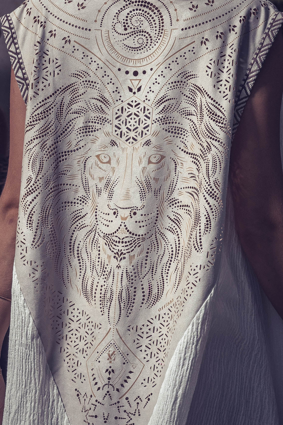 Kameleo Laser Cut Vest (White/Cream)