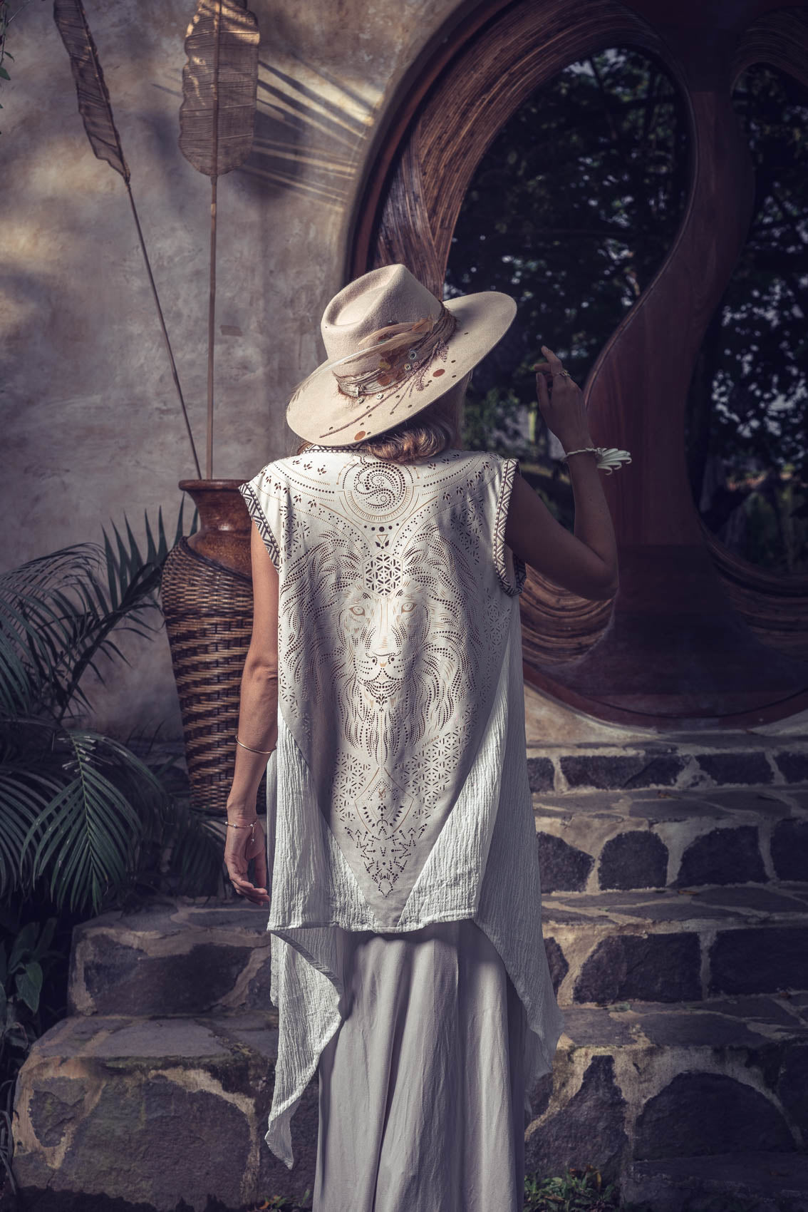 Kameleo Laser Cut Vest (White/Cream)