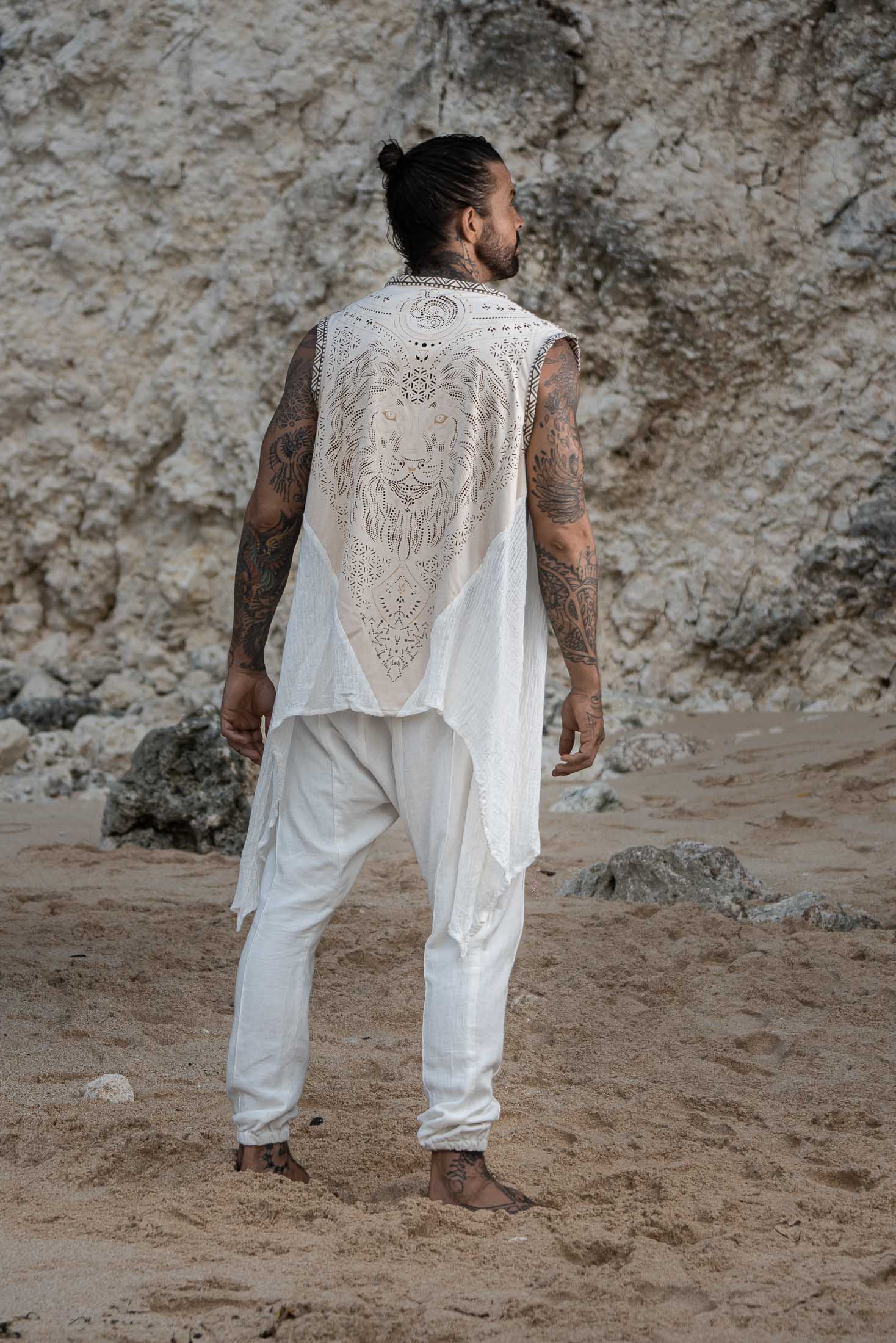 Kameleo Laser Cut Vest (White/Cream)