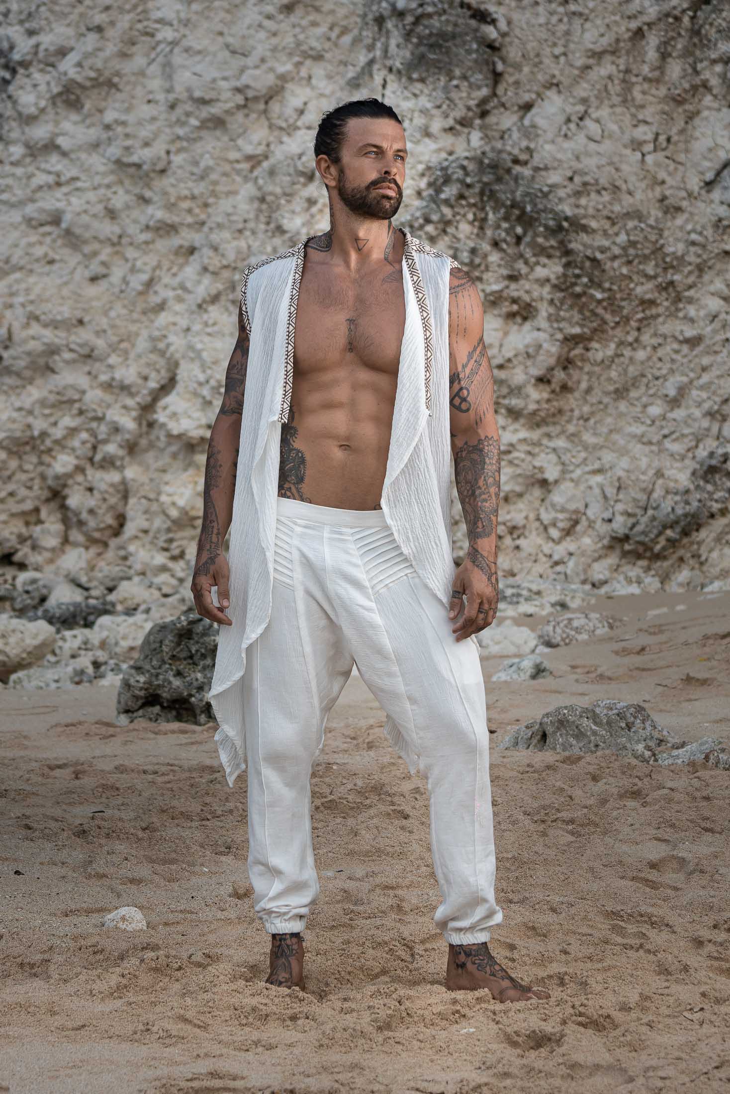 Kameleo Laser Cut Vest (White/Cream)