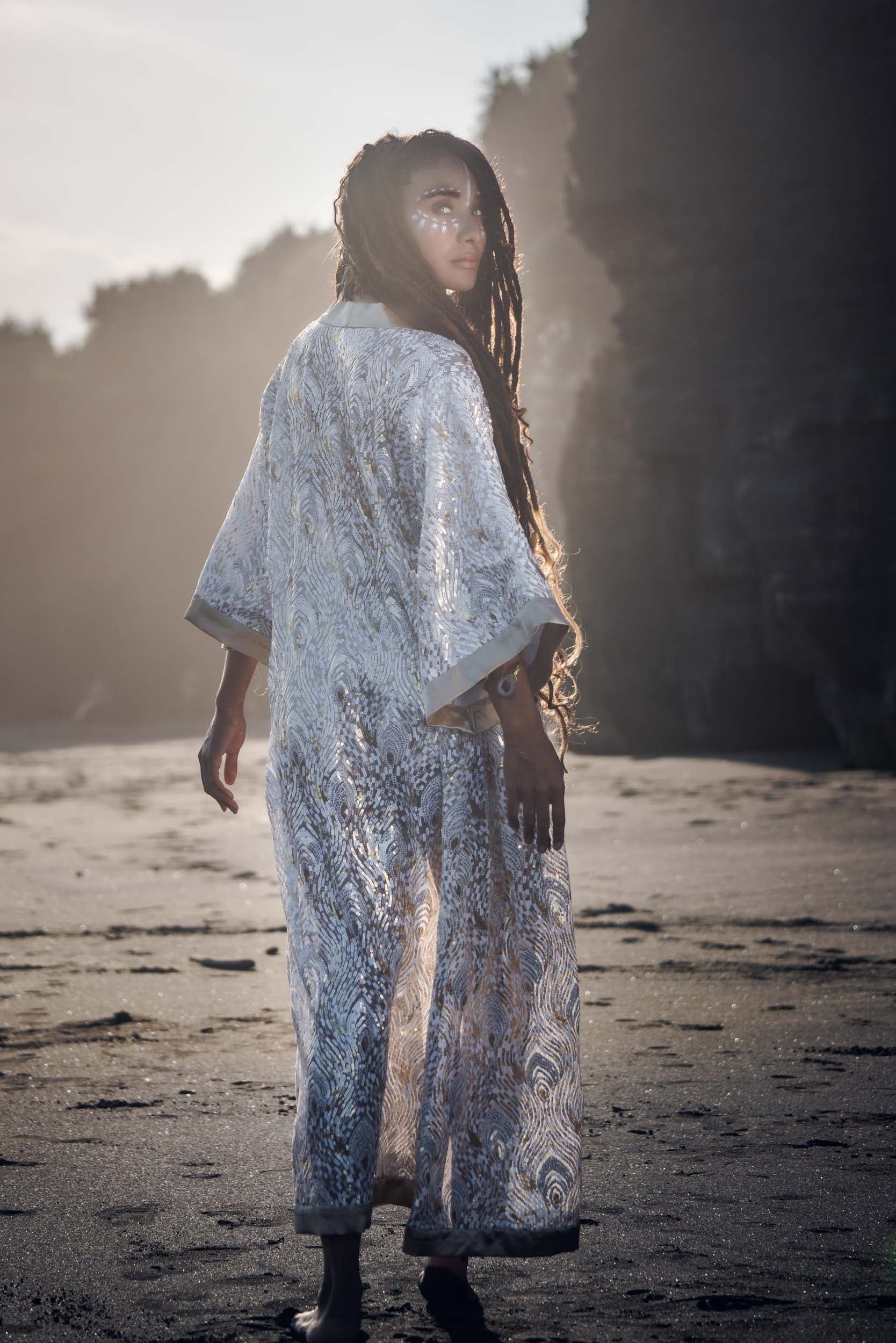 Radiance Sequin Kimono (White/Gold)
