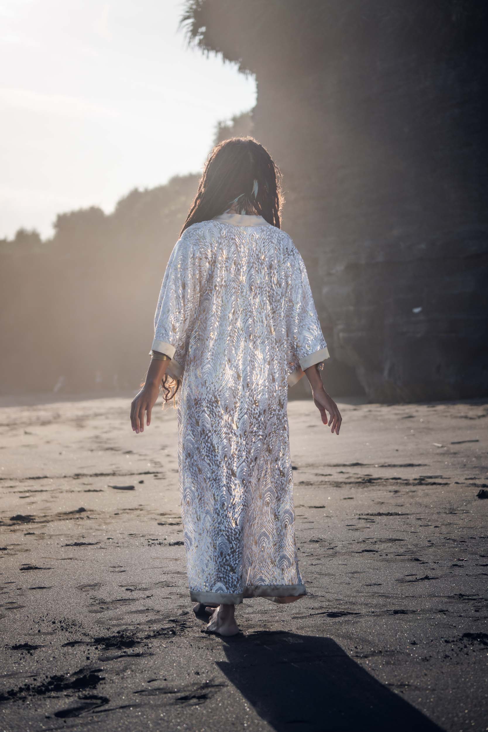 Radiance Sequin Kimono (White/Gold)
