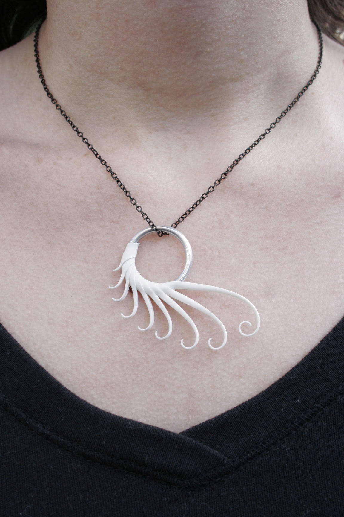 Multiplume Ring Necklace (Multiple Colors) - Zoa Chimerum