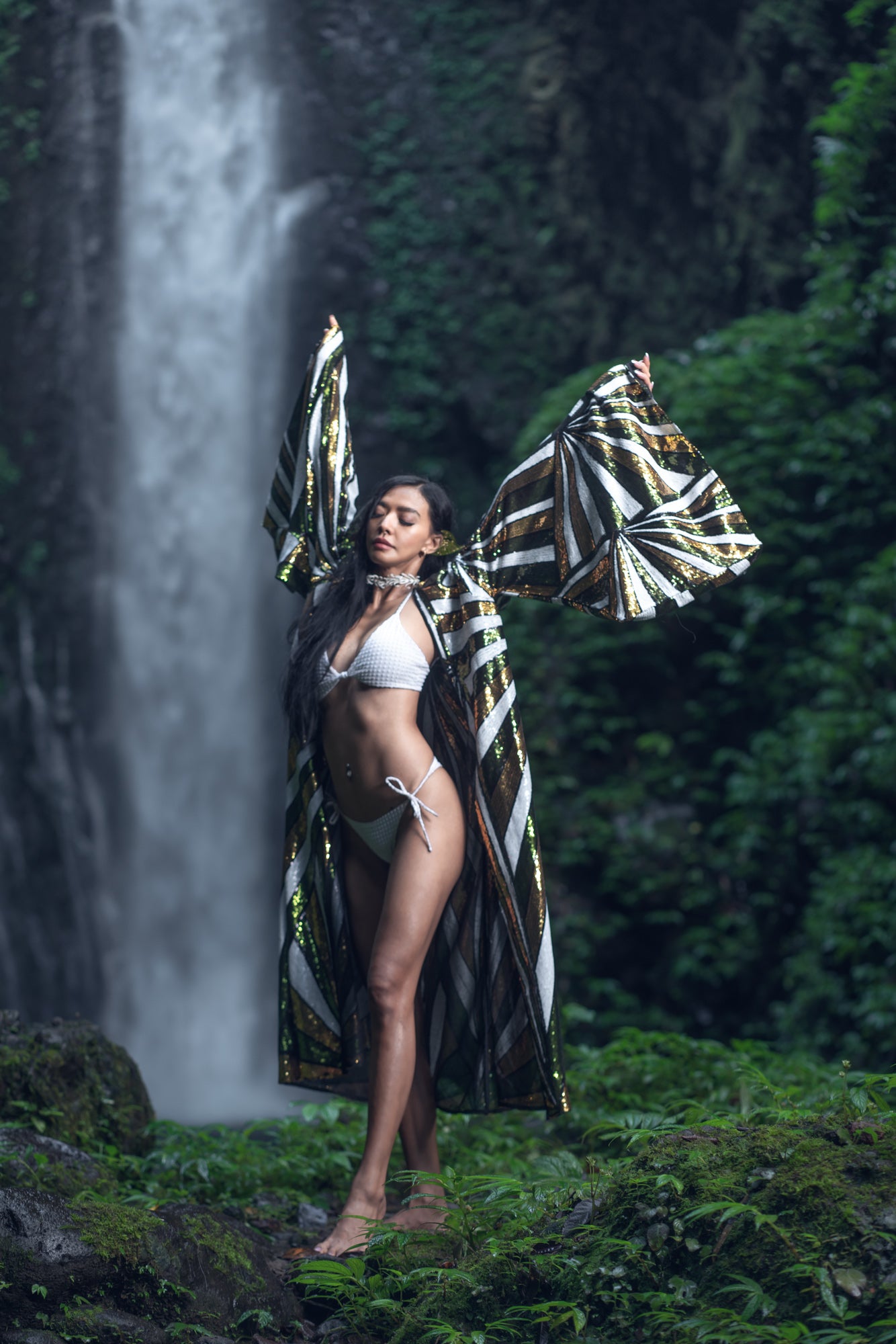Solar Energy Sequin Kimono (Green/Gold/Matte White)