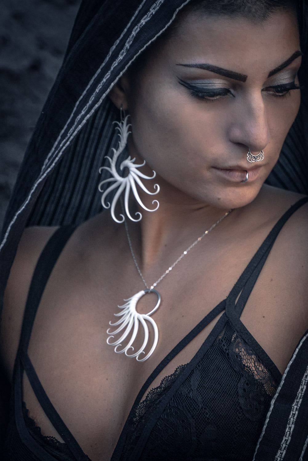 Multiplume Ring Necklace (Multiple Colors) - Zoa Chimerum