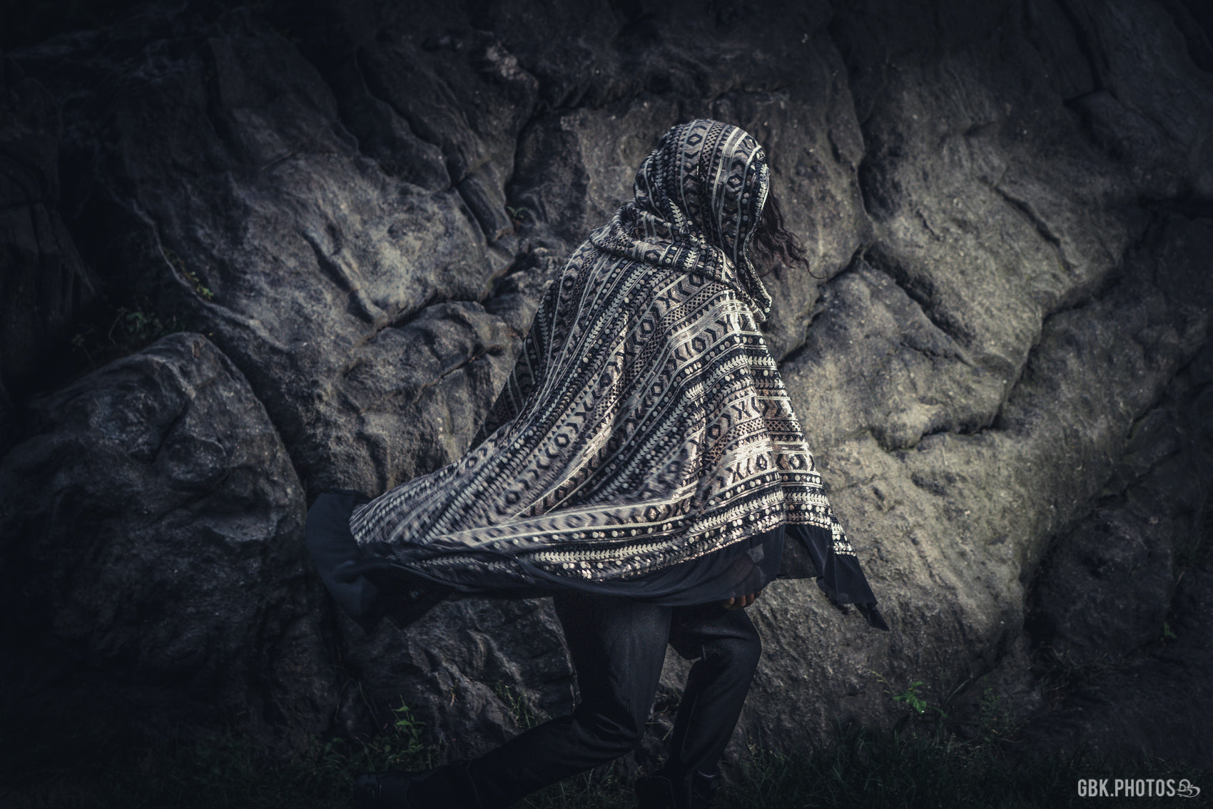 LED Tribal Shaman Cape (Black/Champagne)