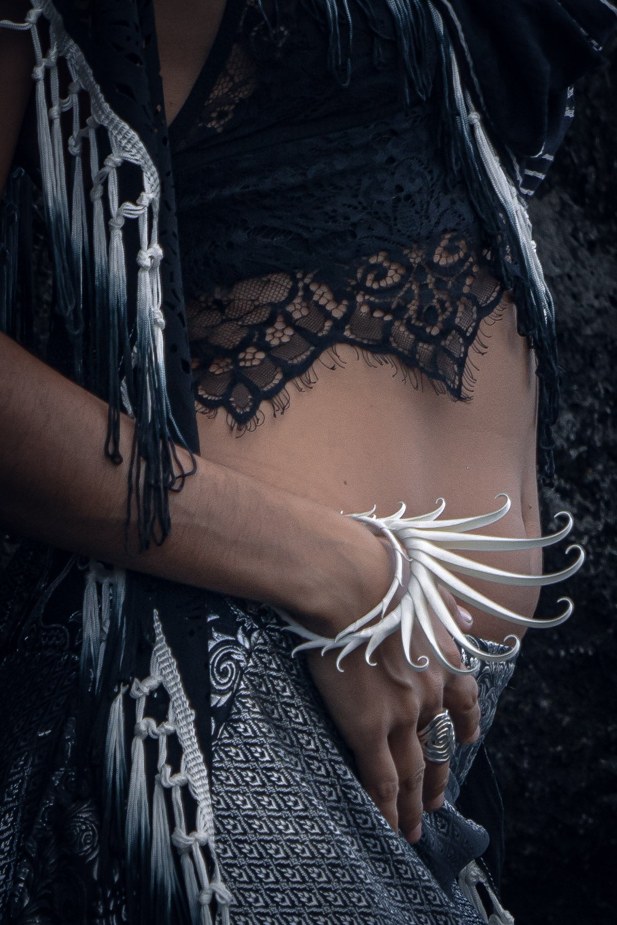 Multiplume Bracelet (White) - Zoa Chimerum