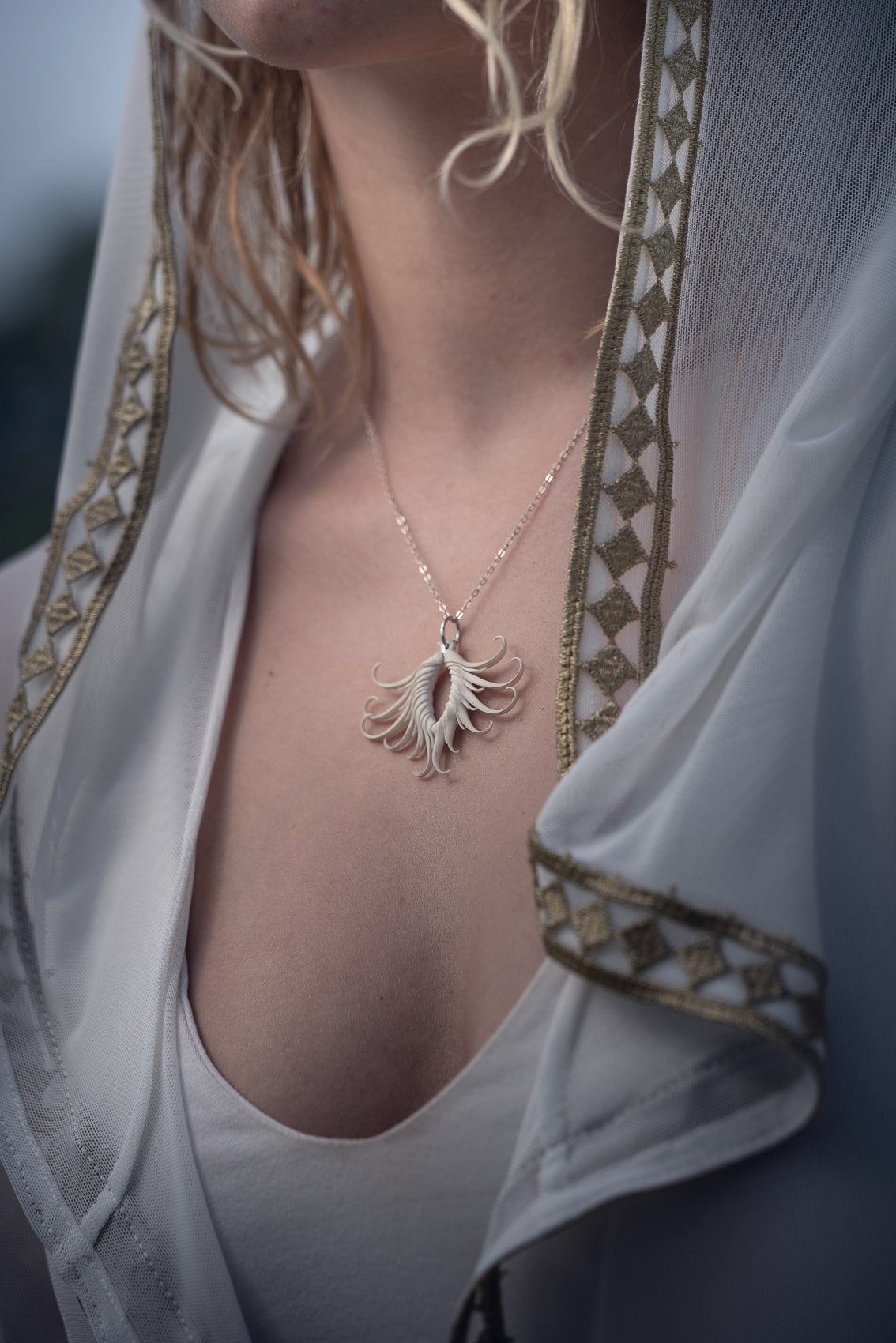 Peacock Eye Choker Necklace (White) - Zoa Chimerum