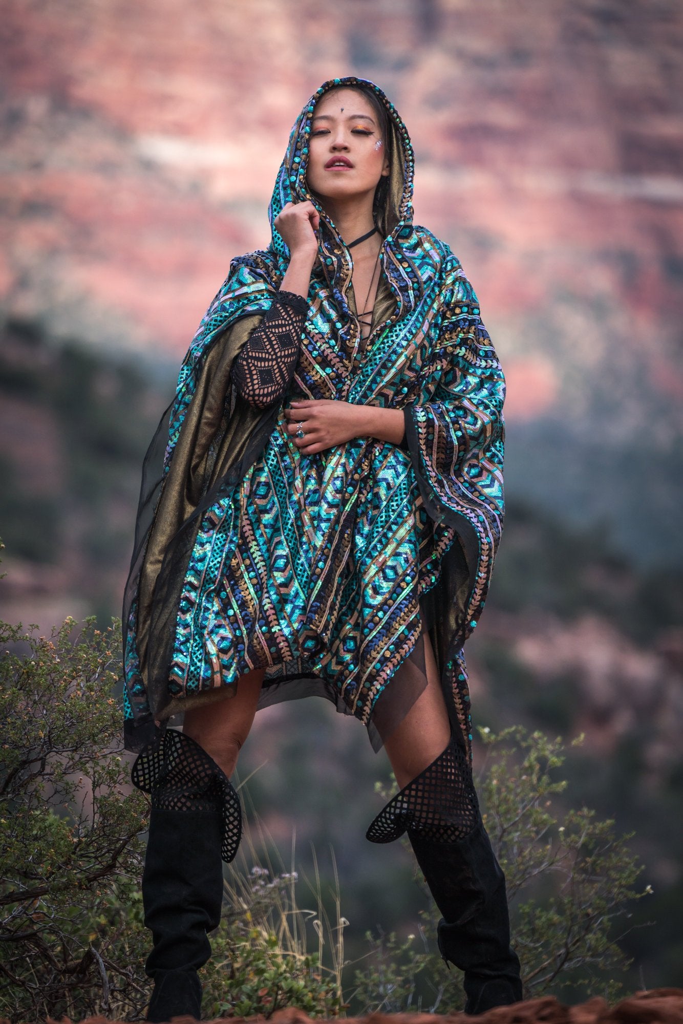 LED Tribal Shaman Cape (Turquesa)