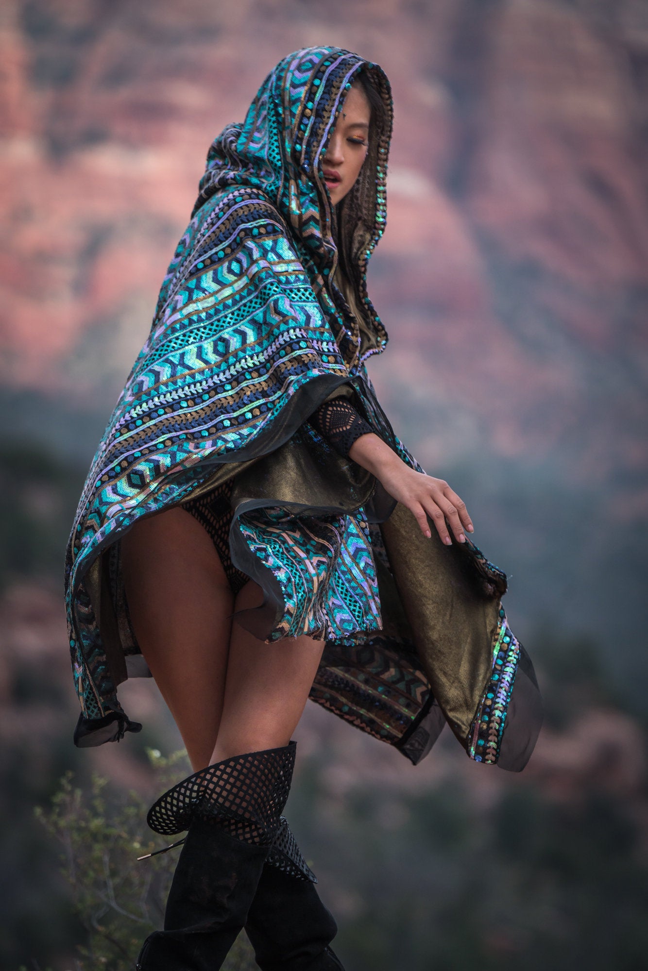 LED Tribal Shaman Cape (Turquesa)