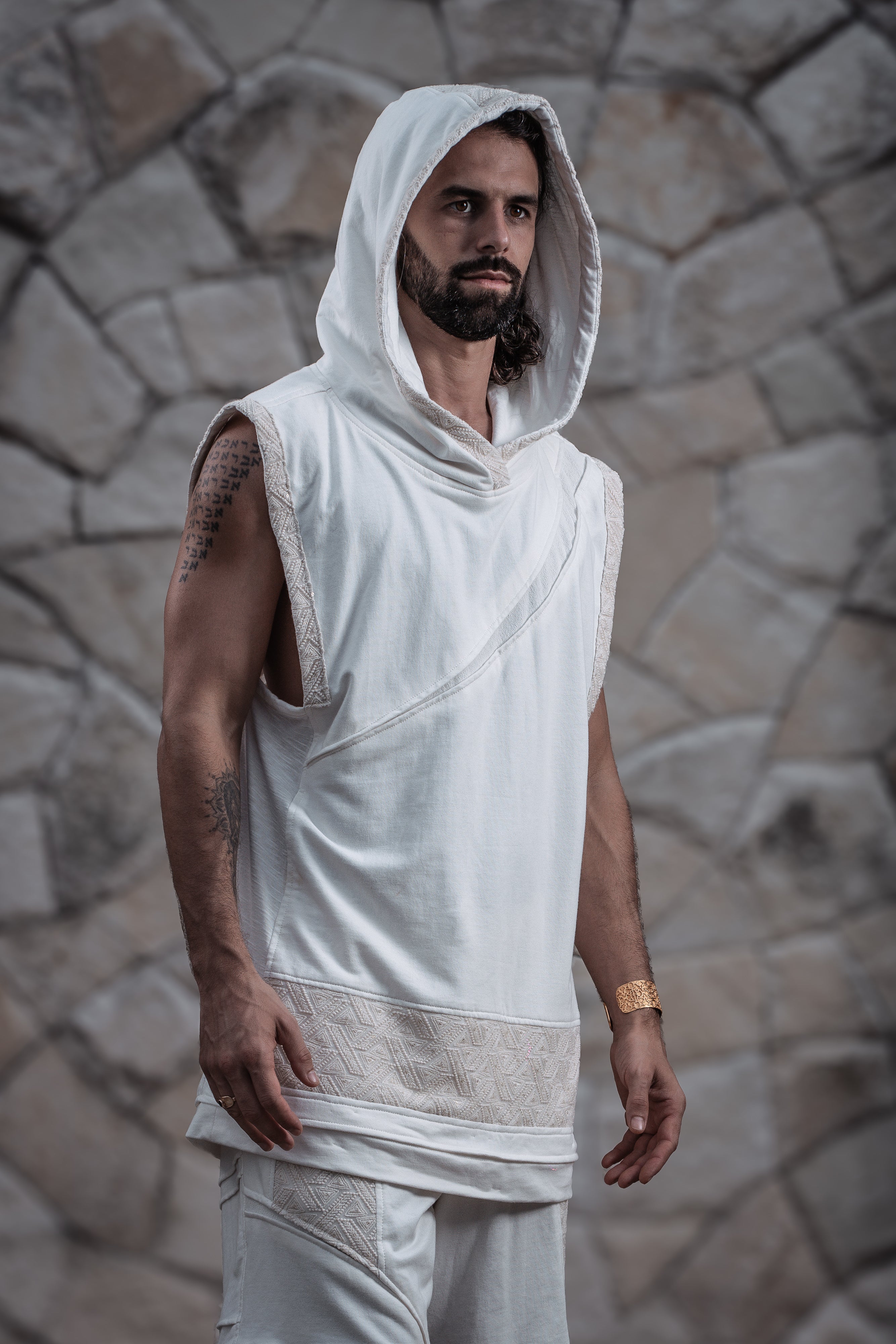 Tetra Sleeveless Hoodie (Cream)